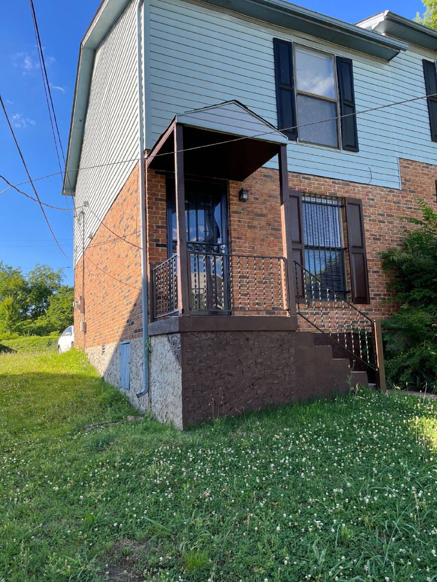 Townhouse for rent at 3012 Delaware St, Nashville, TN 37209