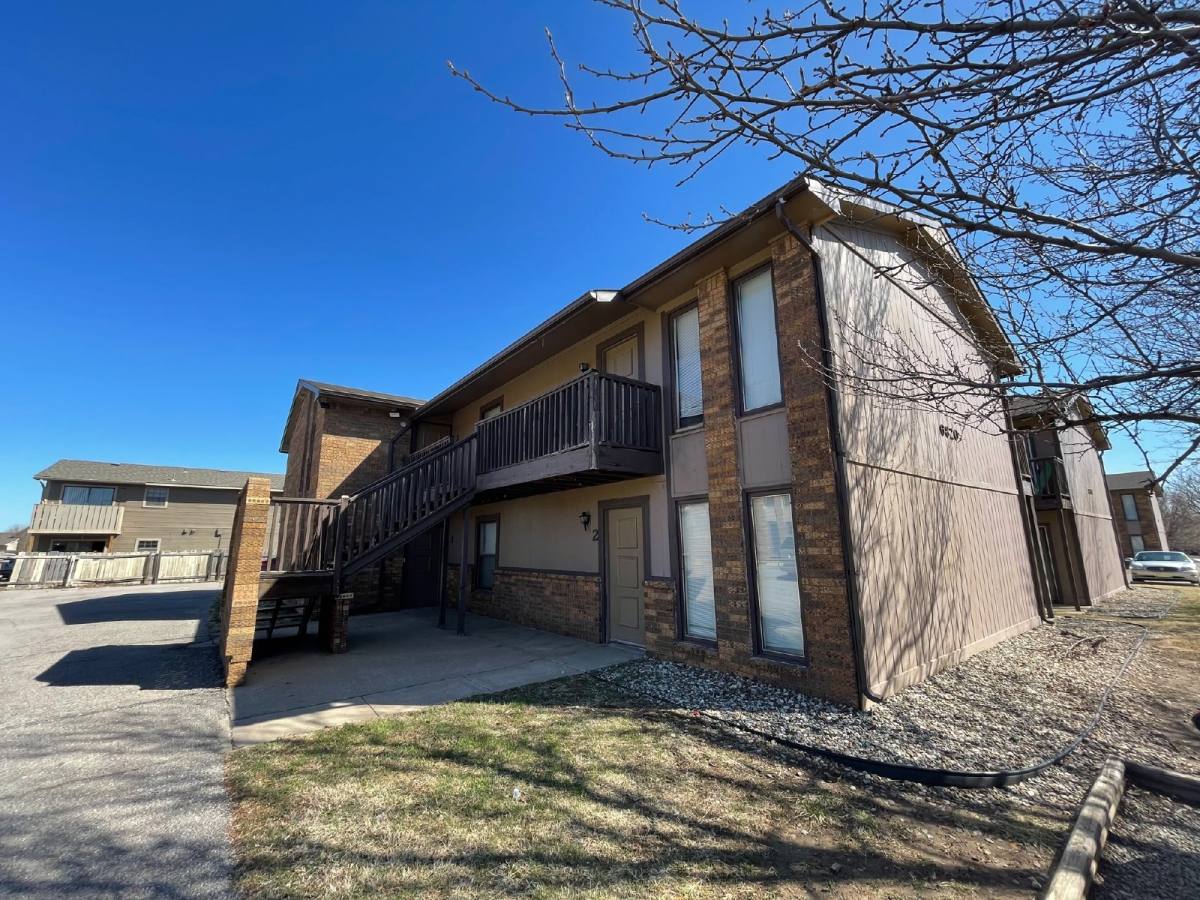 Apartment for rent at 6820 W Par Lane #1, Wichita, KS 67212