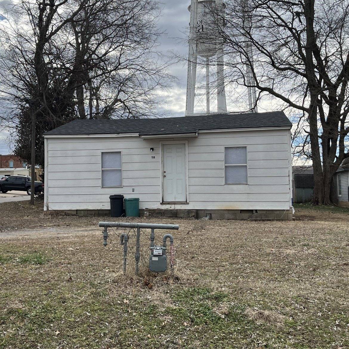 House for rent at 118 W Pine St, Coweta, OK 74429