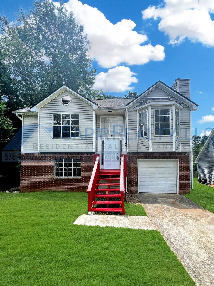 House for rent at 6437 Phillips Creek Dr, Lithonia, GA 30058