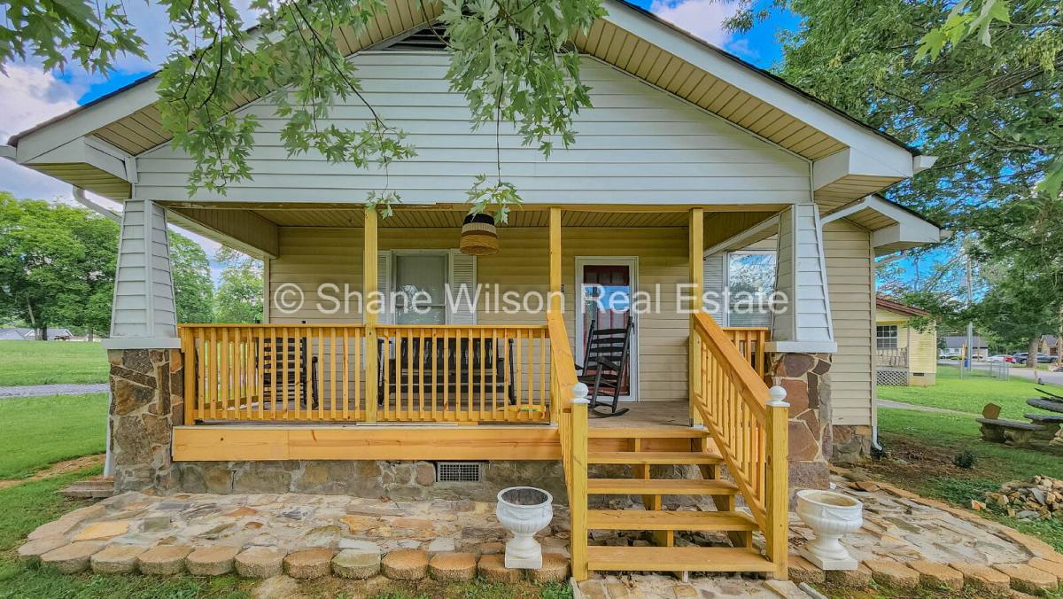 House for rent at 190 Cleveland St, Ringgold, GA 30736