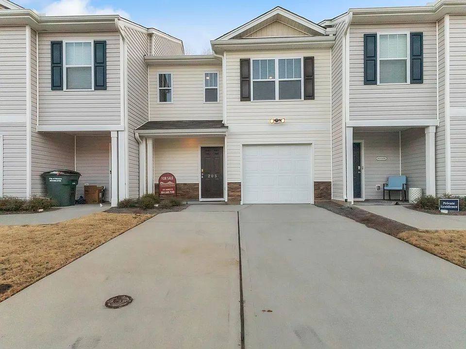 Townhouse for rent at 205 Oakmont Valley Trail, Seneca, SC 29678