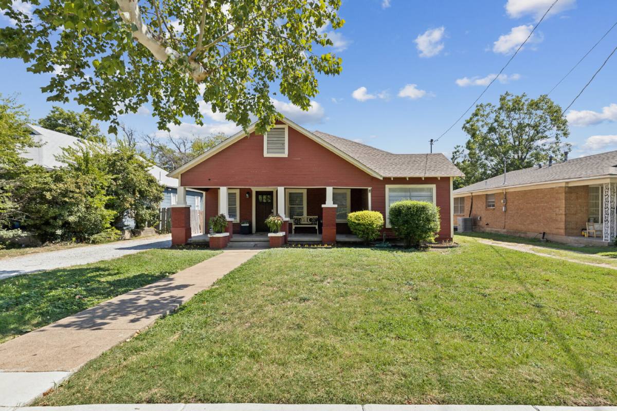 House for rent at 2511 Lipscomb St, Fort Worth, TX 76110