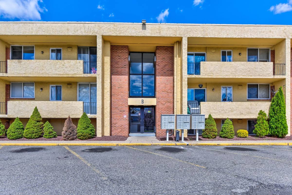 Apartment for rent at 400-414 N Blackhorse Pike, Blackwood, NJ 08012