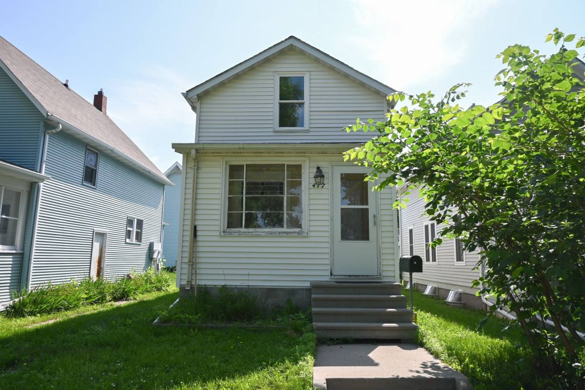 House for rent at 417 Walnut St, Grand Forks, ND 58201