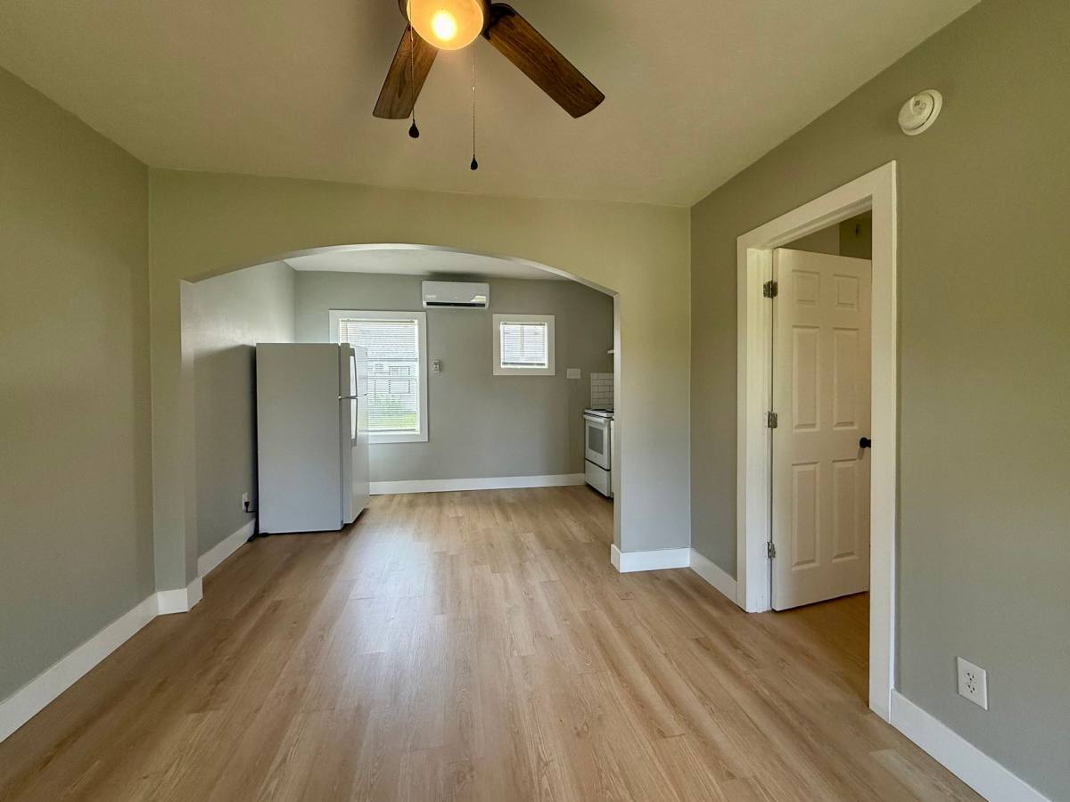 Apartment for rent at 953 N Glendale, Wichita, KS 67208