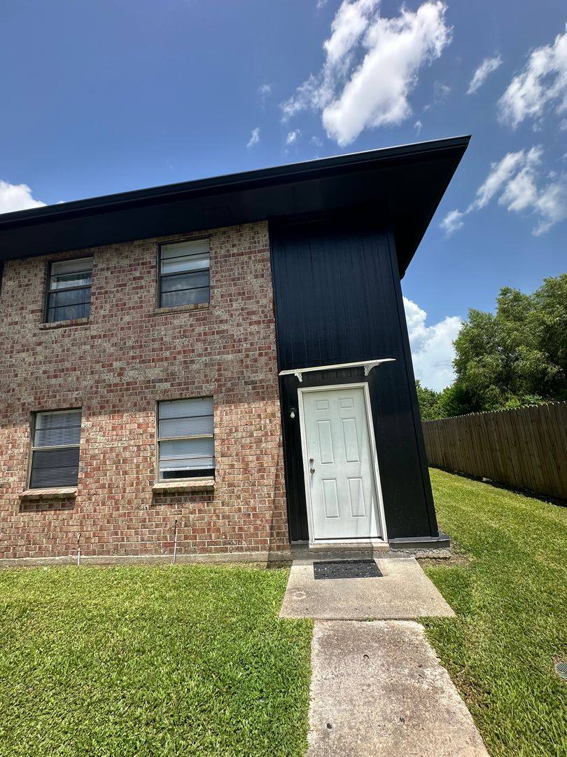 Apartment for rent at 1019 Talbot Ave, Thibodaux, LA 70301