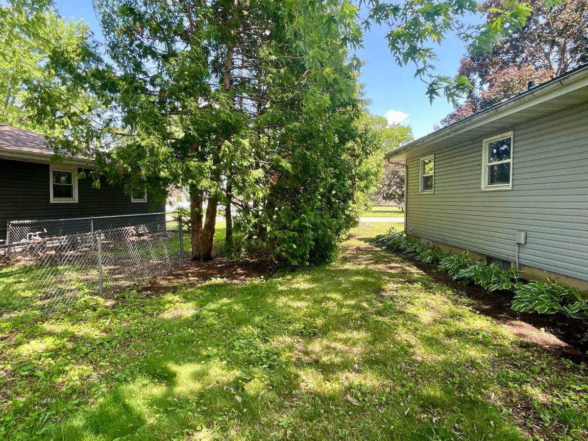 Apartment for rent at 1873-1875 E Post Rd, Beloit, WI 53511