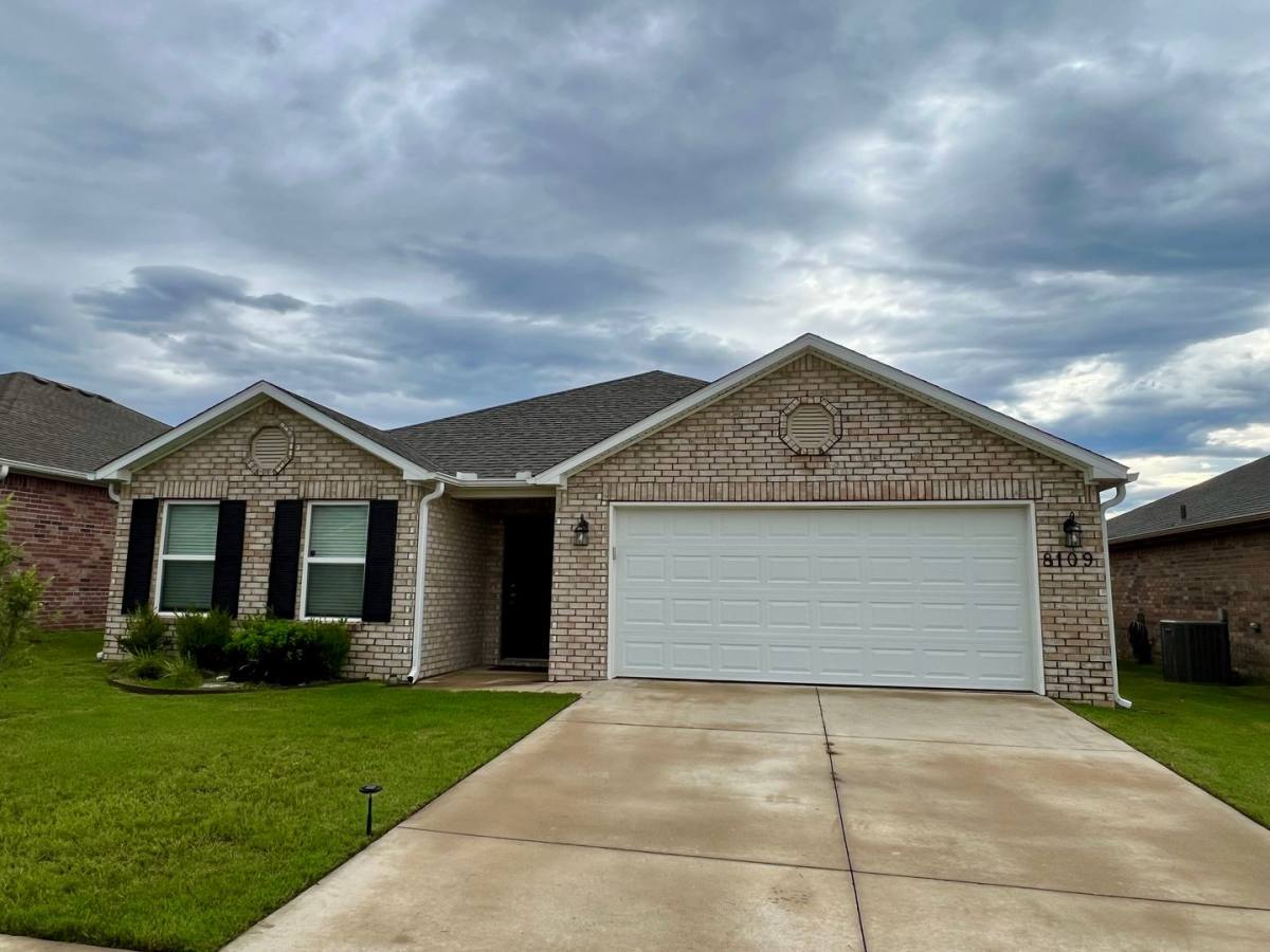 House for rent at 8109 Dogwood Dr, Fort Smith, AR 72916
