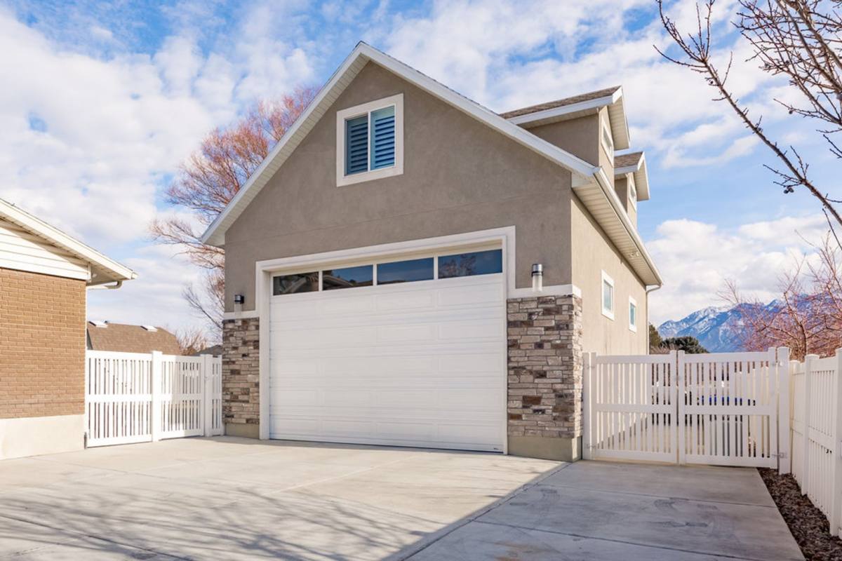 Apartment for rent at 10927 S Temple Dr, South Jordan, UT 84095