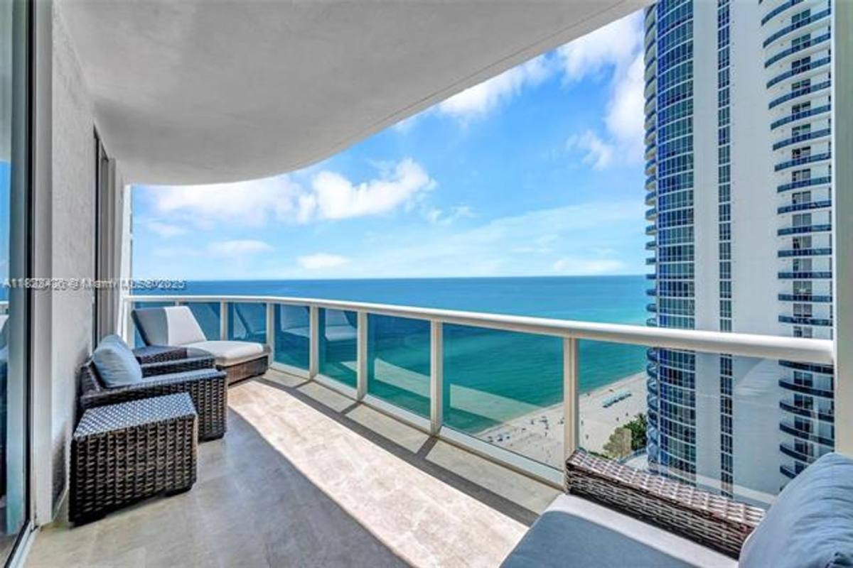 Apartment for rent at 15901 Collins Ave Appt, North Miami Beach, FL 33160