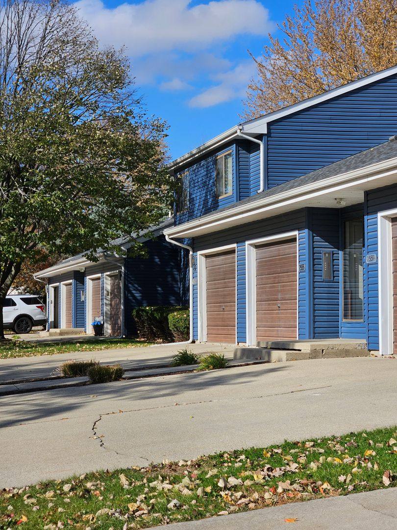 Apartment for rent at 2555 Clayton Blvd, Champaign, IL 61822
