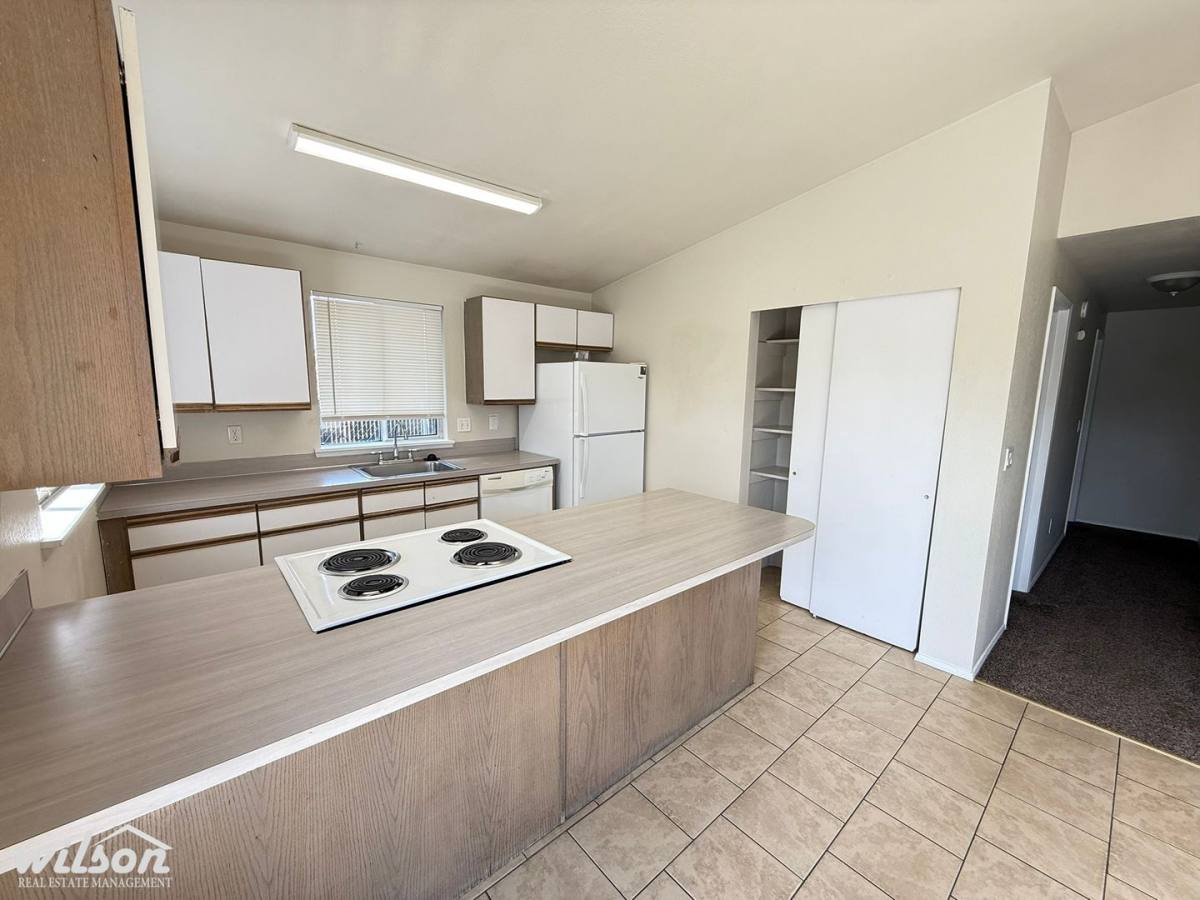 Apartment for rent at 1007 S 17th Ave, Yakima, WA 98902