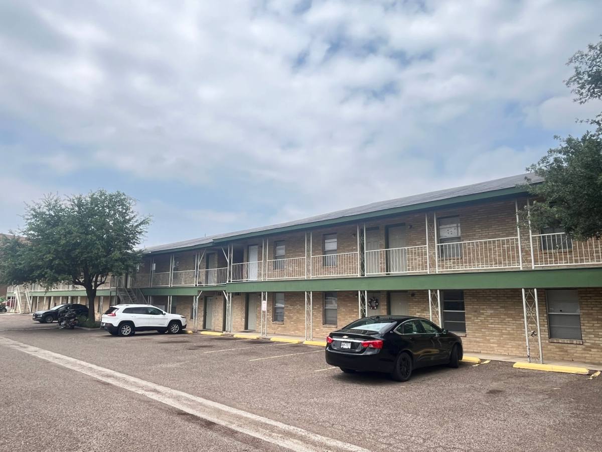 Apartment for rent at 1204 E Hillside, Laredo, TX 78041