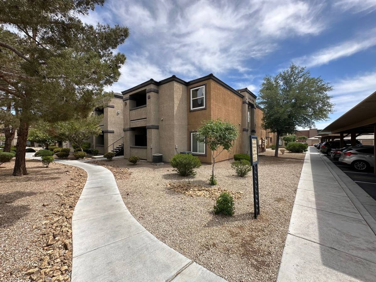 House for rent at 6650 Warm Springs Rd, Las Vegas, NV 89118