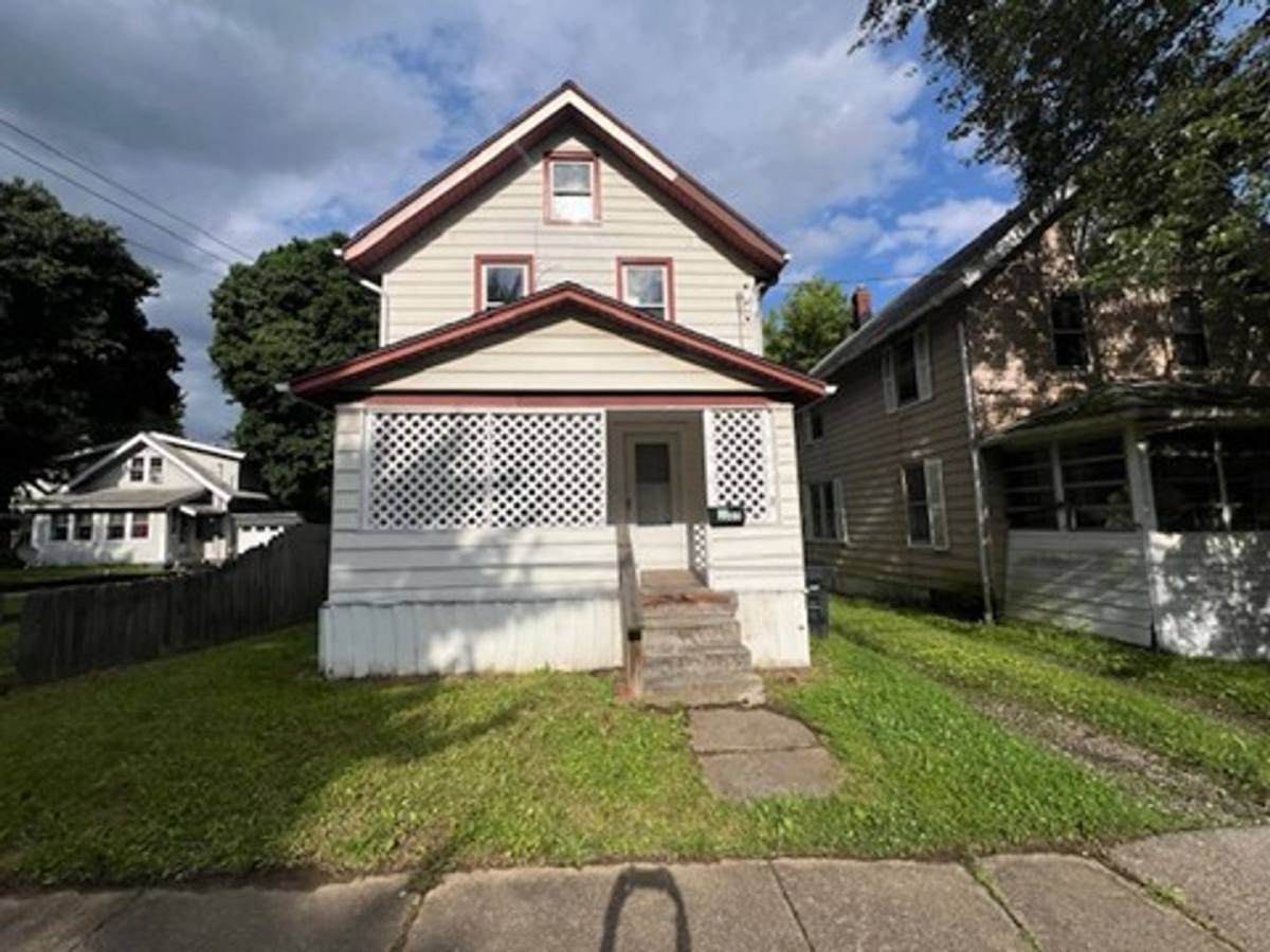 House for rent at 2305 7th St SW, Akron, OH 44314