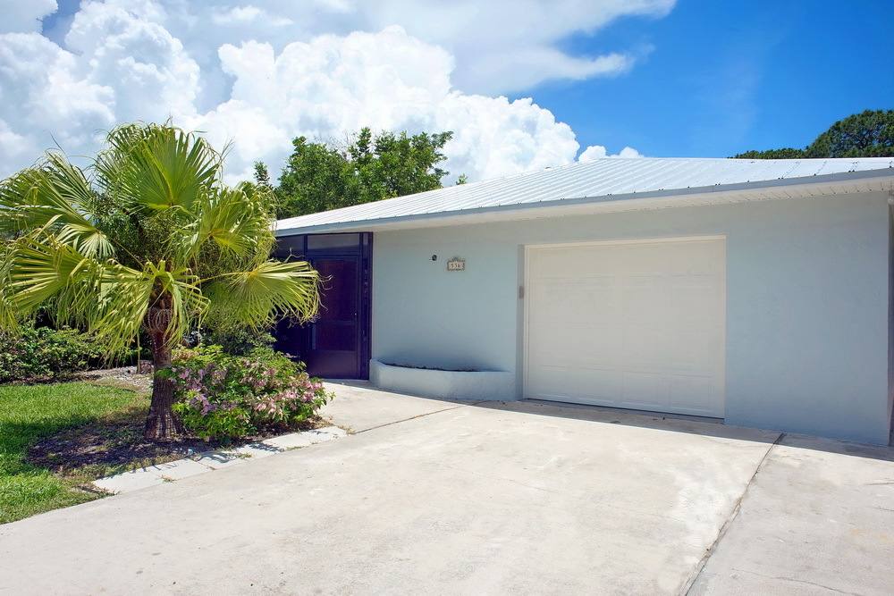 House for rent at 536 109th Ave N, Naples, FL 34108