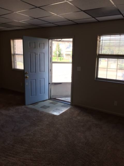 Apartment for rent at 813 Grant St, Charleston, WV 25302