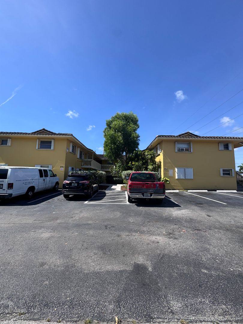 Apartment for rent at 890 NW 39 St, Fort Lauderdale, FL 33309