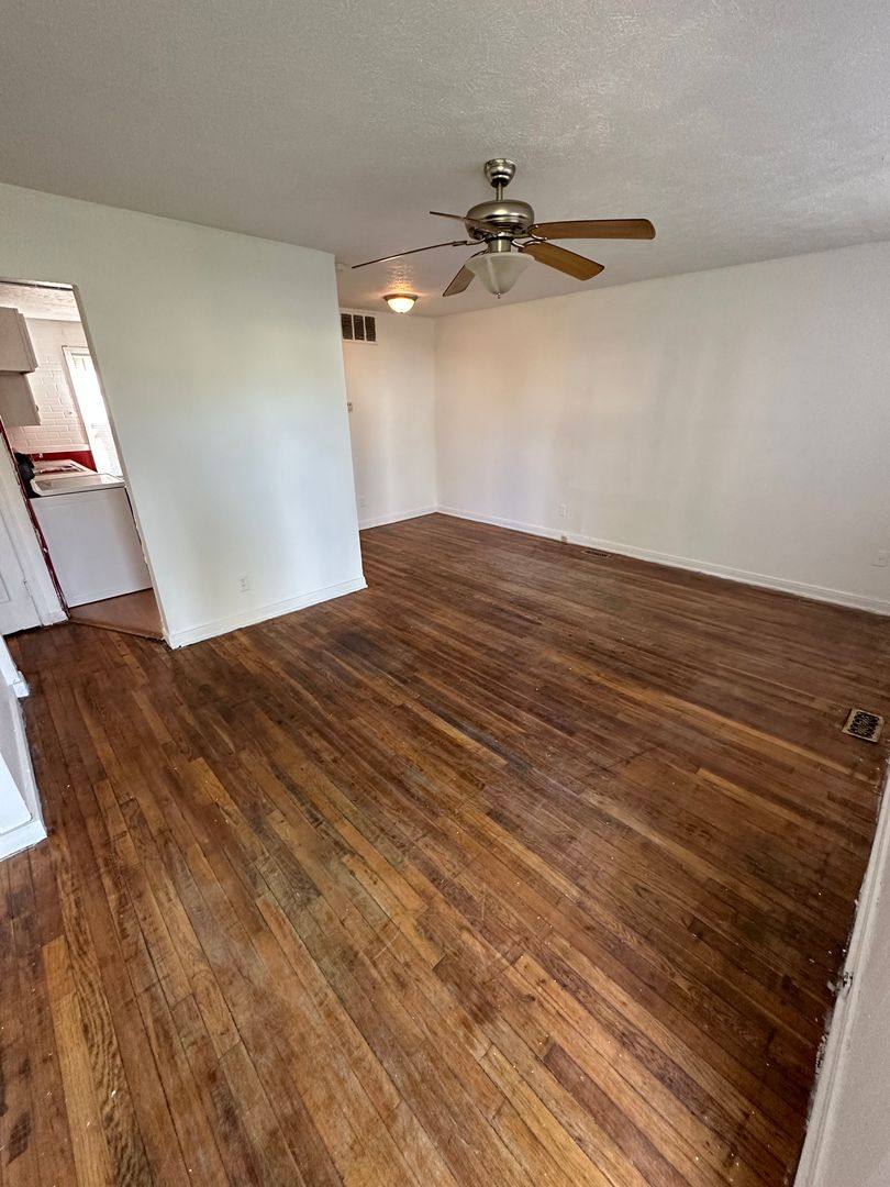House for rent at 2647 Poplar Ave, Springfield, IL 62703