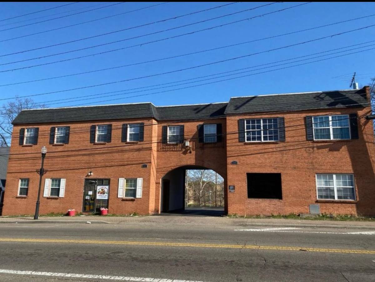 Apartment for rent at 1604-1608 W Galbraith Rd, Cincinnati, OH 45239