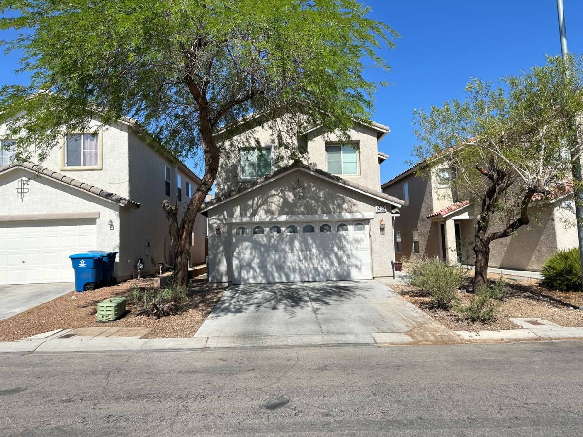 House for rent at 7433 Aardvark Walks St, Las Vegas, NV 89113