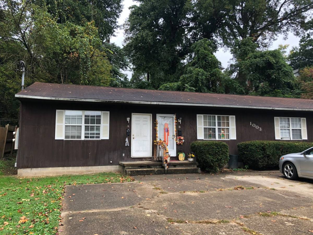 Apartment for rent at 1003 Jackson Ave, Parkersburg, WV 26101
