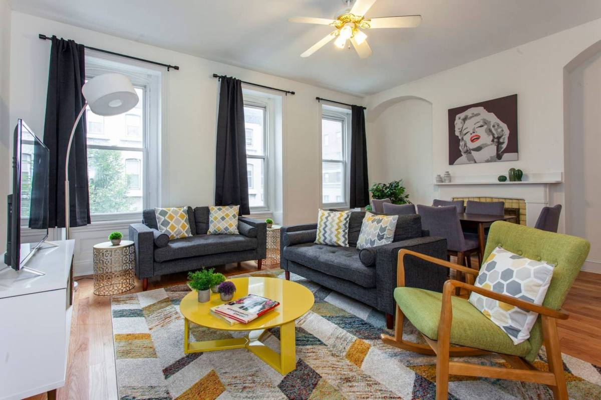 Apartment for rent at 2004 Chestnut St, Philadelphia, PA 19103