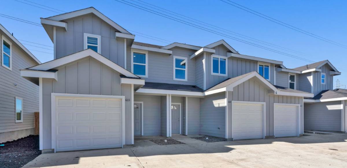Townhouse for rent at 9426 Apple Ridge Bld #4, San Antonio, TX 78239