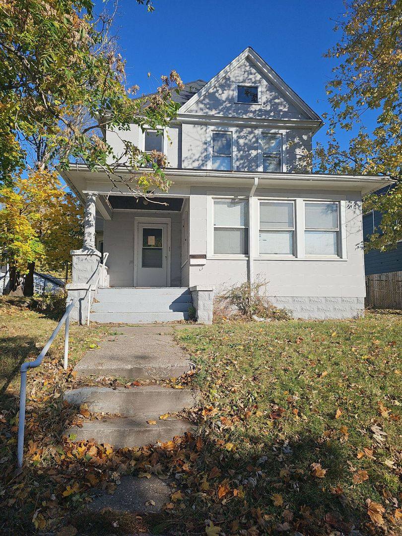 House for rent at 612 W 14th St, Davenport, IA 52803