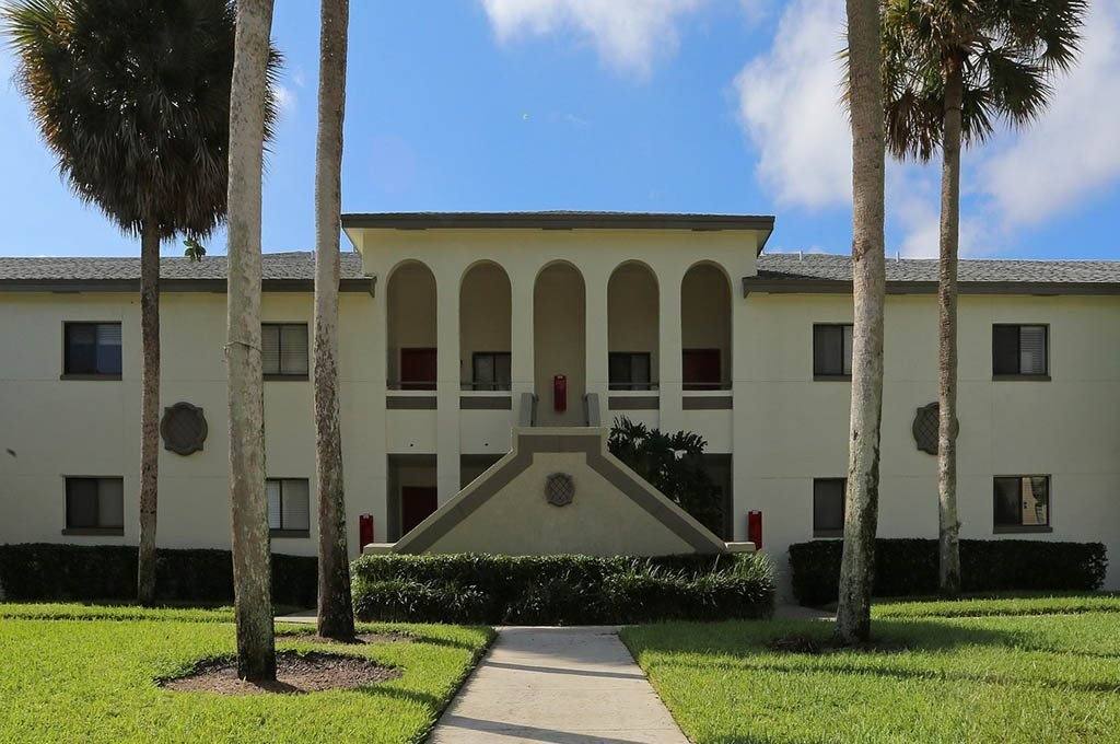 Apartment for rent at 100 W Hidden Valley Blvd, Boca Raton, FL 33487