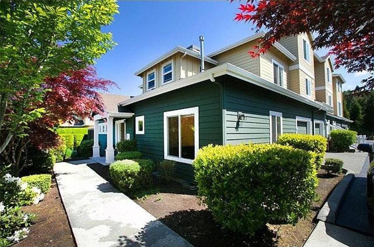 9045 161st Place NE, Redmond, WA 98052