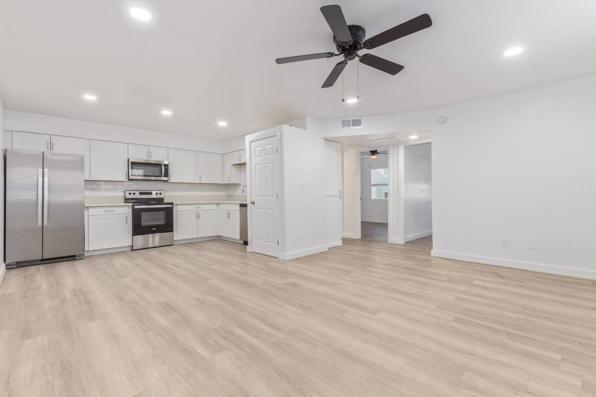 Apartment for rent at 1727 & 1801 W Cholla St, Phoenix, AZ 85029