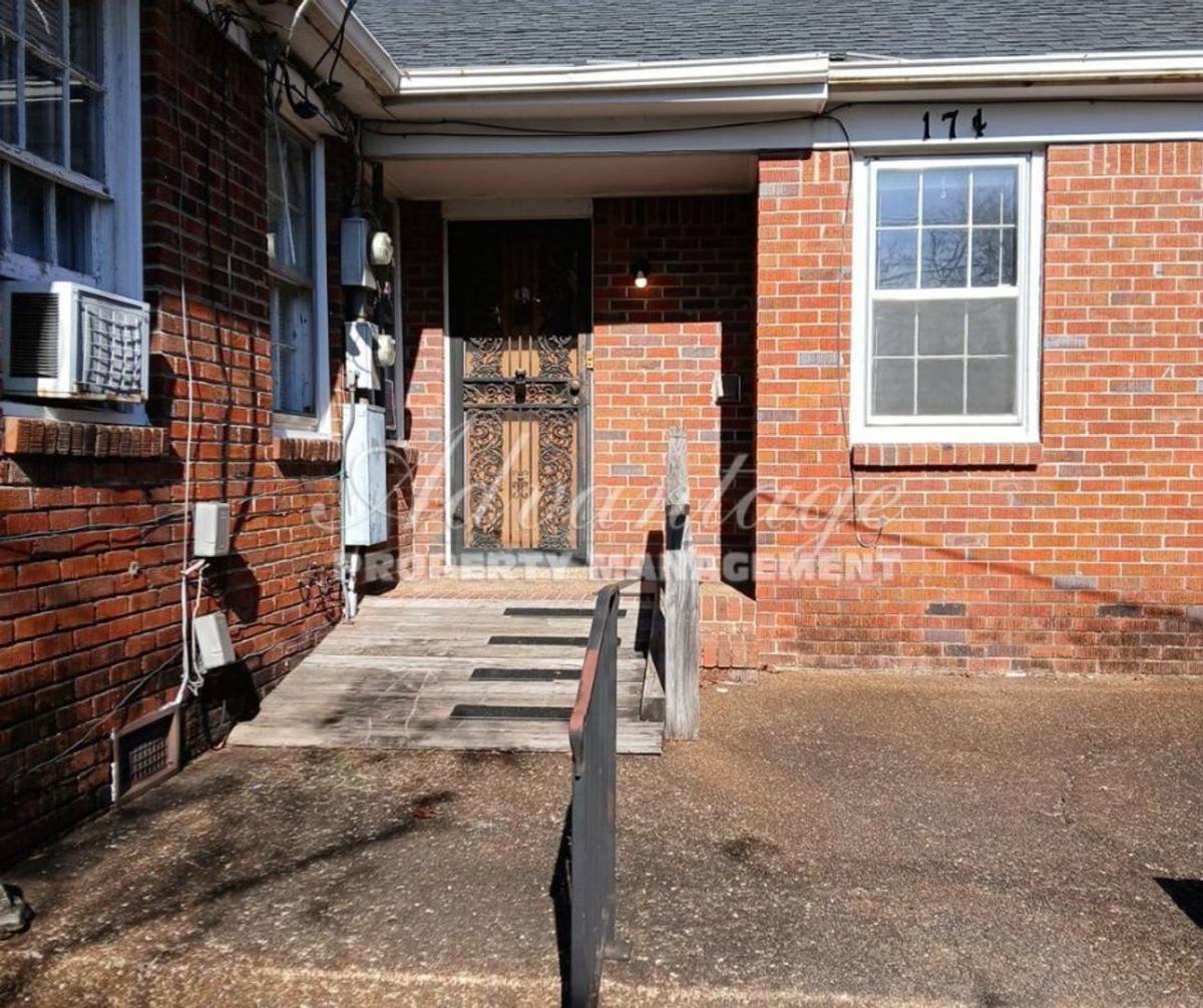 Apartment for rent at 174 Roberta Dr, Memphis, TN 38112