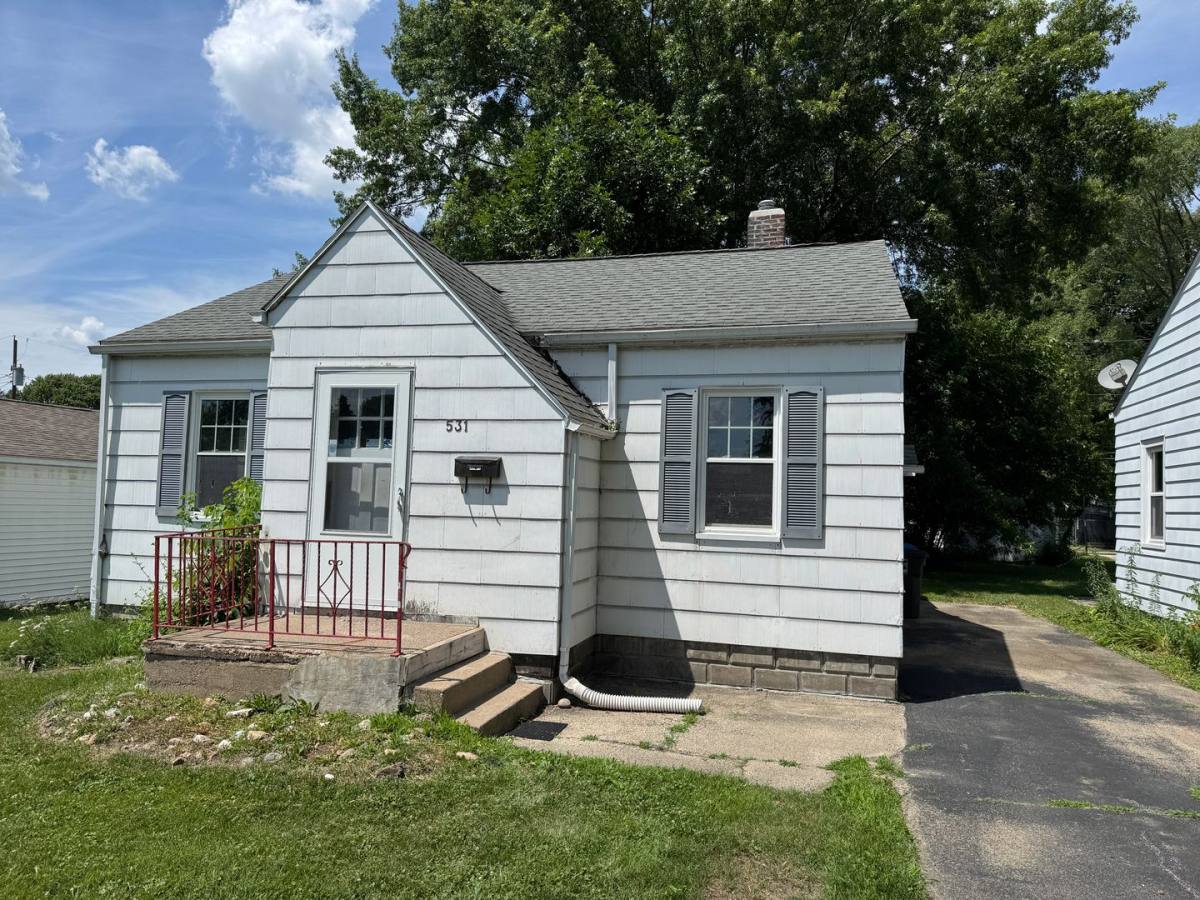 House for rent at 531 29th Ave, Moline, IL 61265