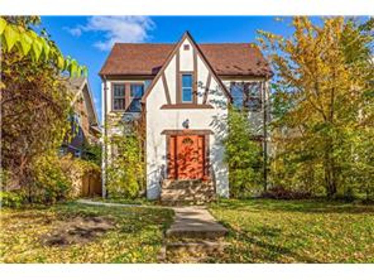 Townhouse for rent at 3025 Park Ave S, Minneapolis, MN 55407