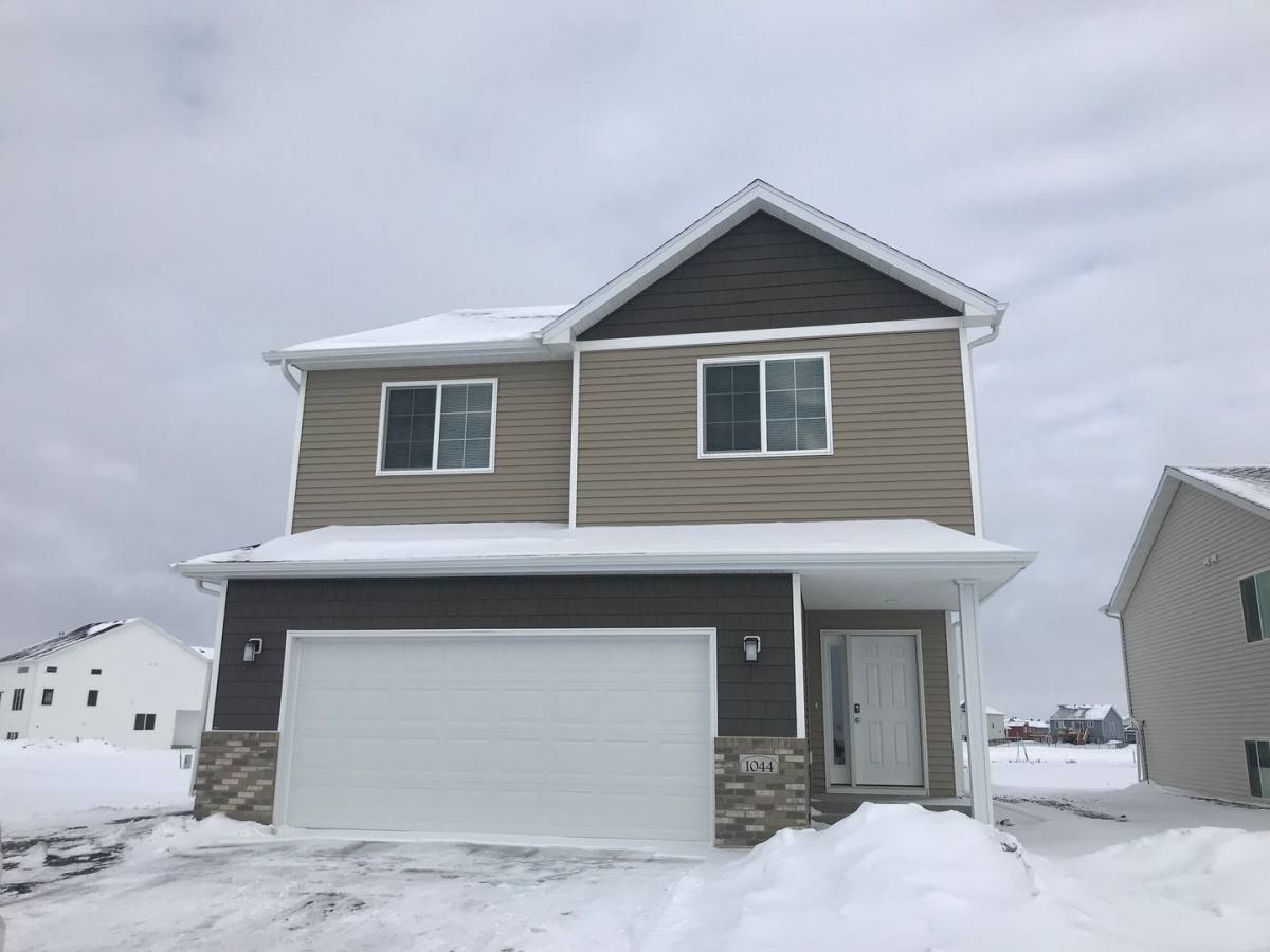 House for rent at 1044 46th Ave S, Moorhead, MN 56560