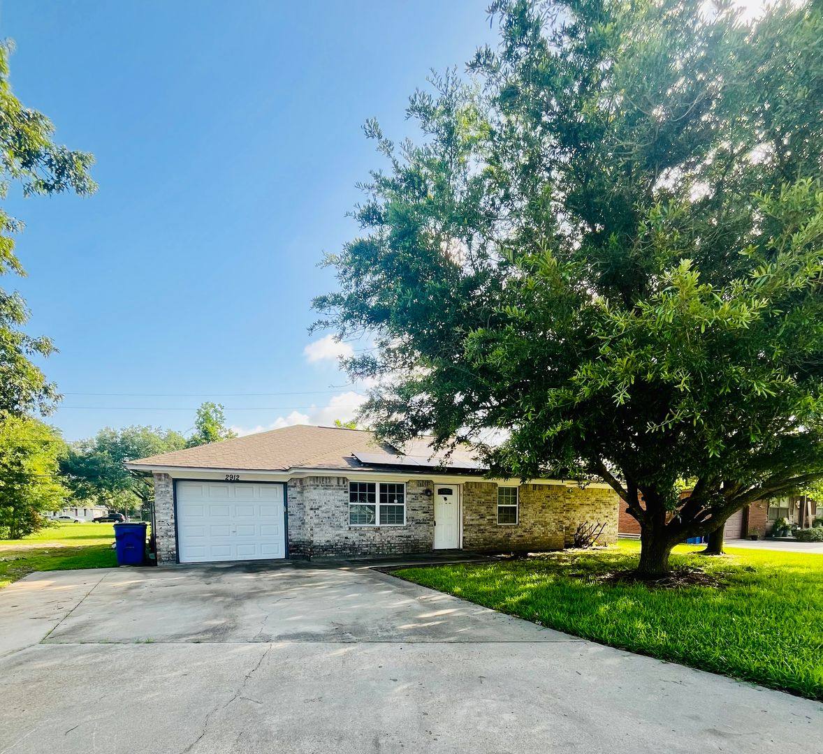 House for rent at 2912 Tammy Circle, Orange, TX 77630