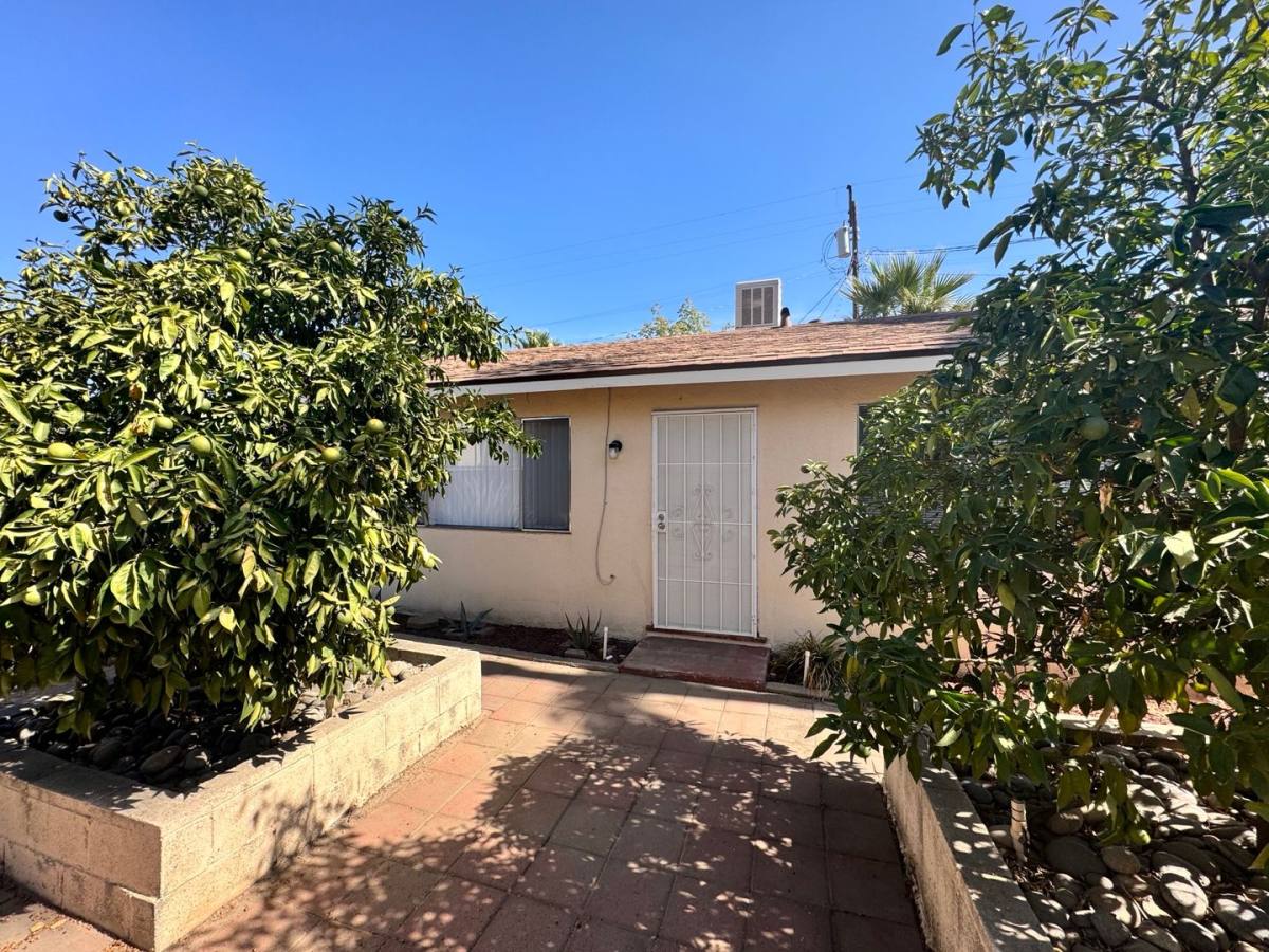 Apartment for rent at 728 N Palm Ave, Fresno, CA 93728