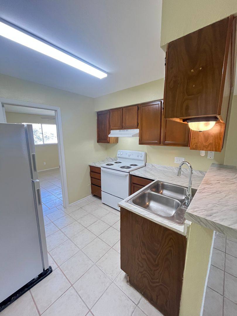 Apartment for rent at 508 Gale St, Laredo, TX 78041
