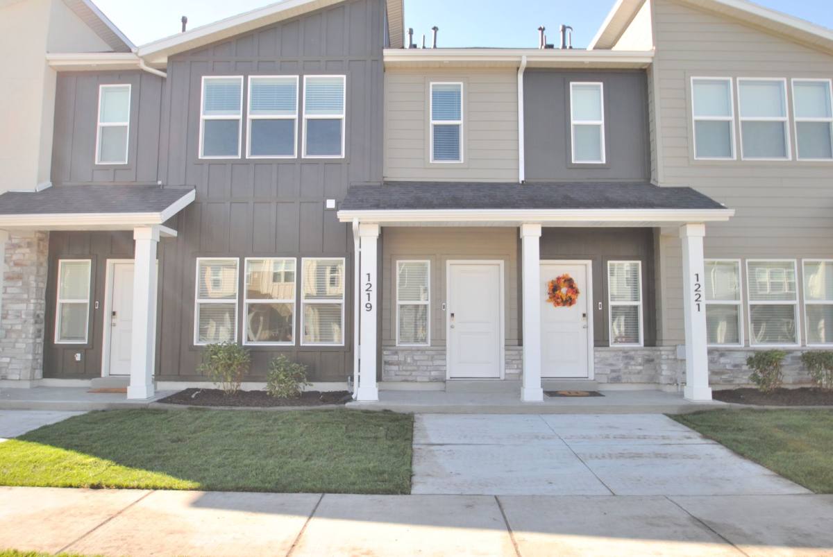 Townhouse for rent at 1219 W 1870 S, Logan, UT 84321
