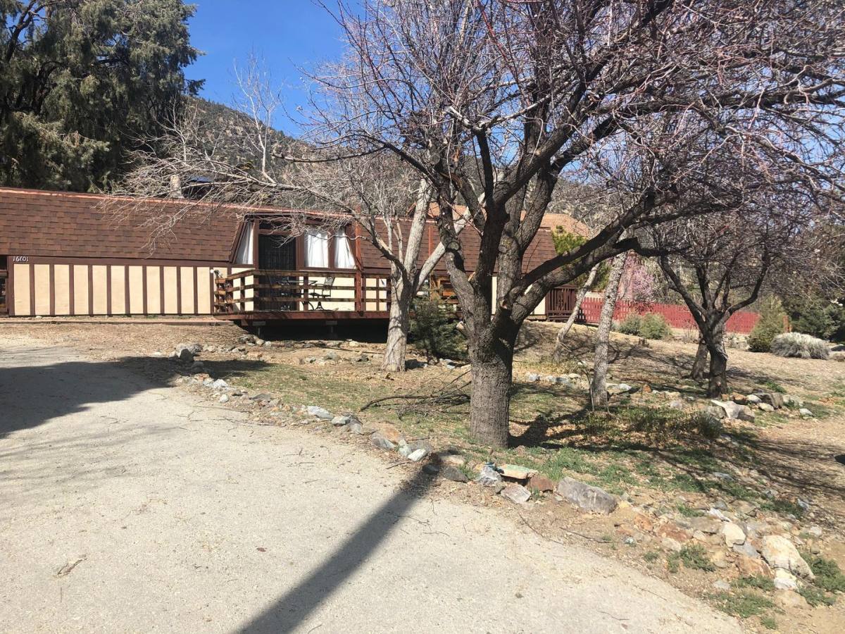 House for rent at 16601 Aleutian Dr, Pine Mountain Club, CA 93222