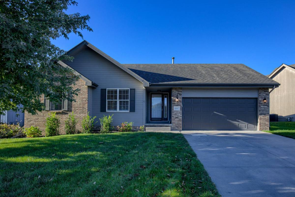 House for rent at 16817 Pierce St, Omaha, NE 68130