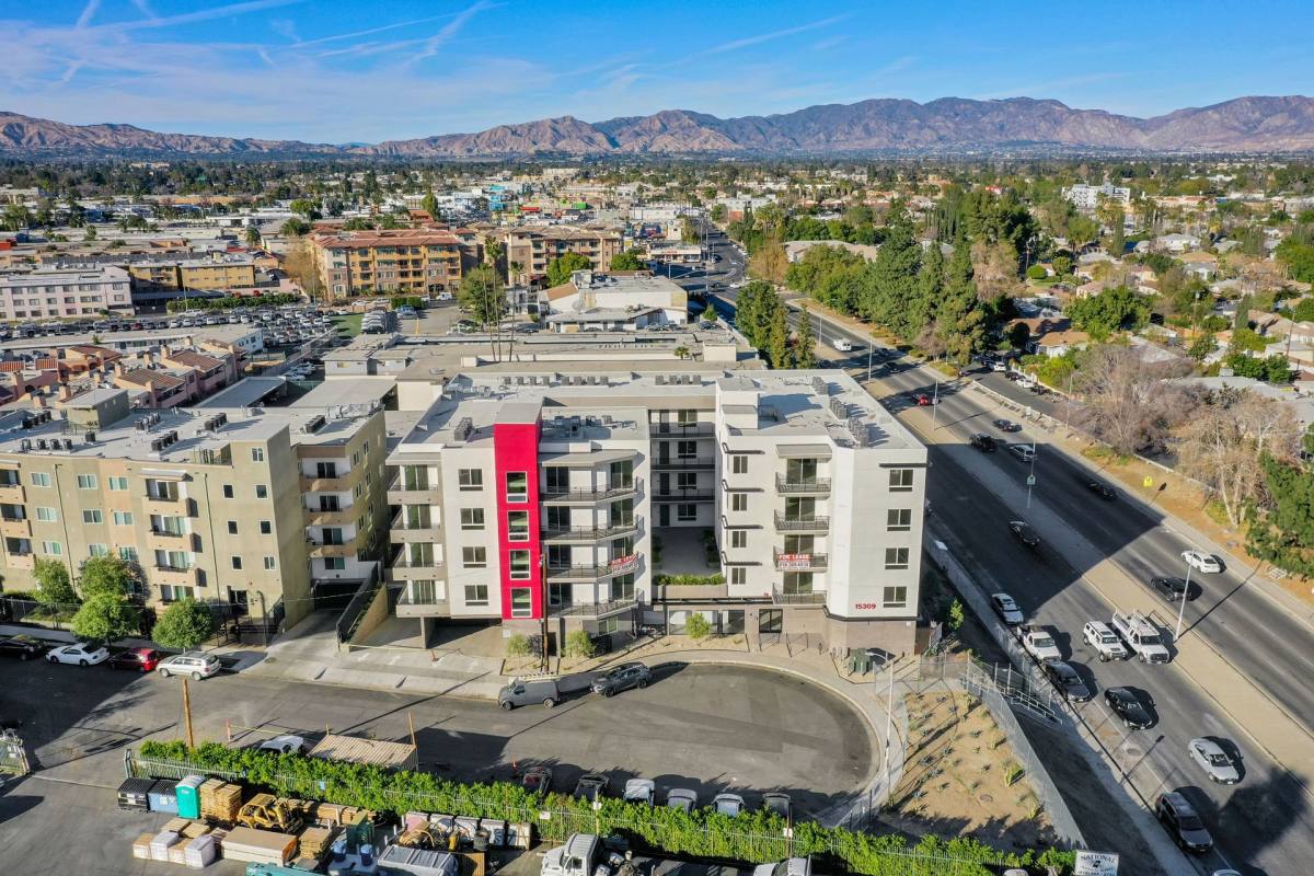 Apartment for rent at 15309 W Cabrito Rd, Van Nuys, CA 91406