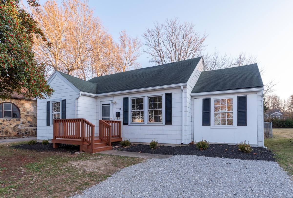 House for rent at 1714 E McDaniel St, Springfield, MO 65802