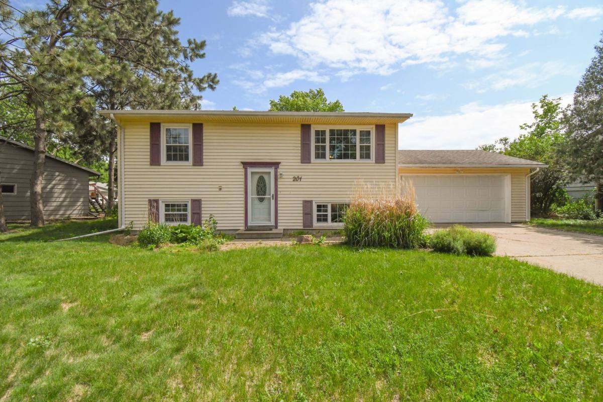 House for rent at 201 E Maureen Dr, Brandon, SD 57005