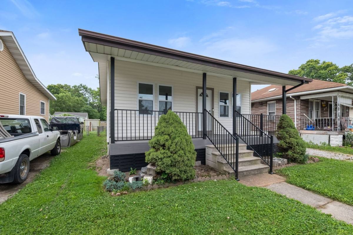 House for rent at 2842 Washington Ave, Granite City, IL 62040