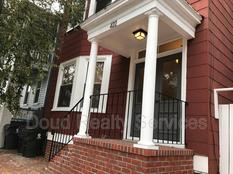 Apartment for rent at 422 London St #4, Portsmouth, VA 23704