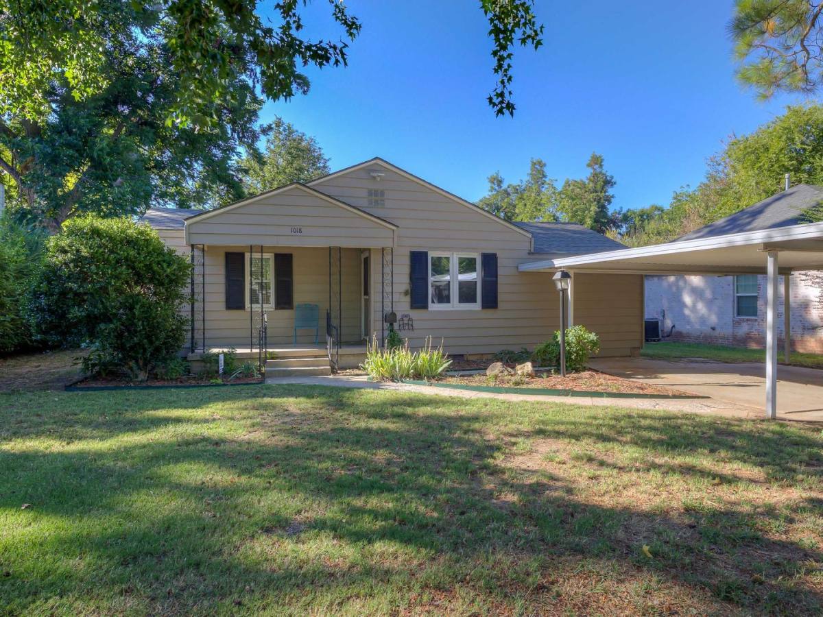 House for rent at 1018 W Eufaula St, Norman, OK 73069