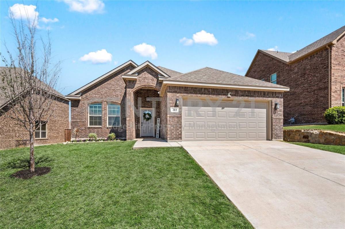 House for rent at 213 Bower Ridge Dr, Fort Worth, TX 76108